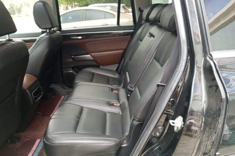 Used GAC Trumpchi GS8 2017 320T Two-Wheel Drive Luxury Smart Connectivity Version (7 Seats) Left Rear Seat