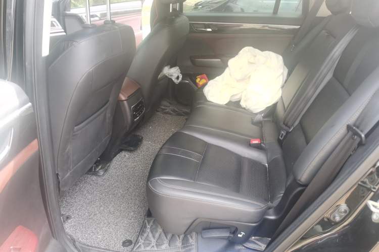 Used GAC Trumpchi GS8 2017 320T Two-Wheel Drive Luxury Smart Connectivity Version (7 Seats) Left Rear Seat