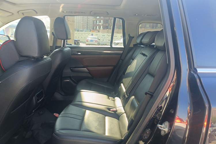 Used GAC Trumpchi GS8 2017 320T Two-Wheel Drive Luxury Smart Connectivity Version (7 Seats) Left Rear Seat
