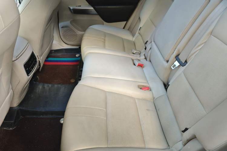 Used GAC Trumpchi GS8 2017 320T Two-Wheel Drive Luxury Smart Connectivity Version (7 Seats) Left Rear Seat