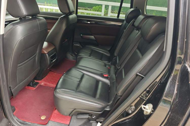 Used GAC Trumpchi GS8 2017 320T Two-Wheel Drive Luxury Smart Connectivity Version (7 Seats) Left Rear Seat