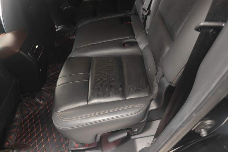 Used GAC Trumpchi GS8 2017 320T Two-Wheel Drive Luxury Smart Connectivity Version (7 Seats) Left Rear Seat