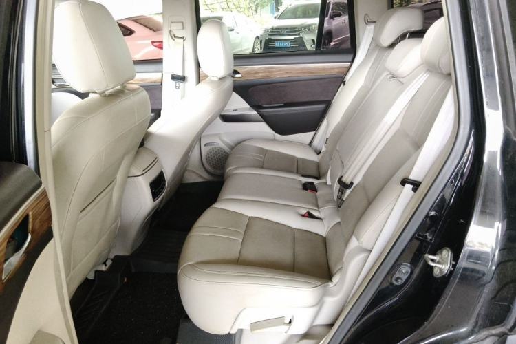 Used GAC Trumpchi GS8 2017 320T Two-Wheel Drive Luxury Smart Connectivity Version (7 Seats) Left Rear Seat