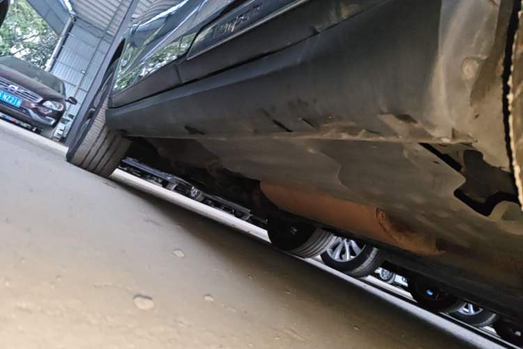 Used GAC Trumpchi GS8 2017 320T Two-Wheel Drive Luxury Smart Connectivity Version (7 Seats) Left Side Sill
