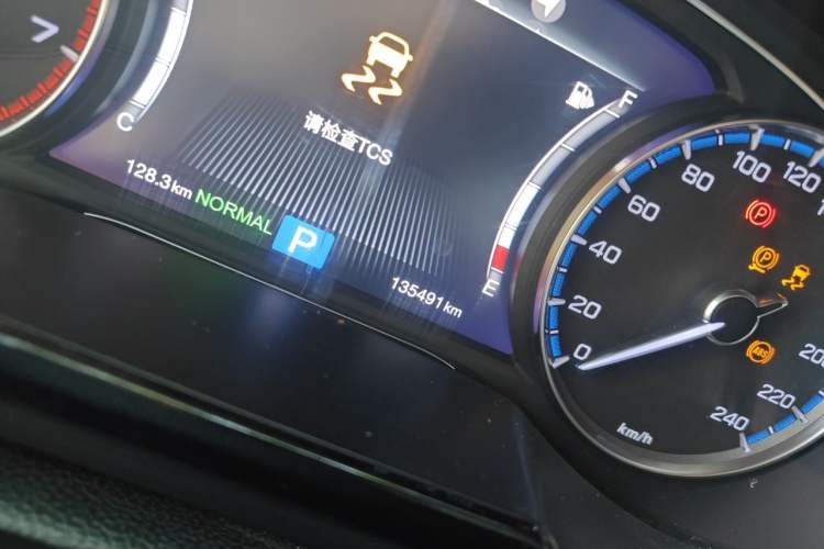 Used GAC Trumpchi GS8 2017 320T Two-Wheel Drive Luxury Smart Connectivity Version (7 Seats) Odometer Close Up