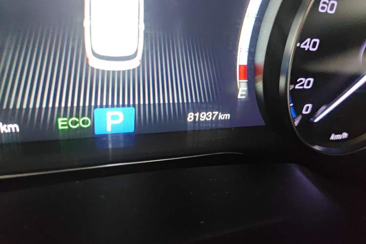 Used GAC Trumpchi GS8 2017 320T Two-Wheel Drive Luxury Smart Connectivity Version (7 Seats) Odometer Close Up