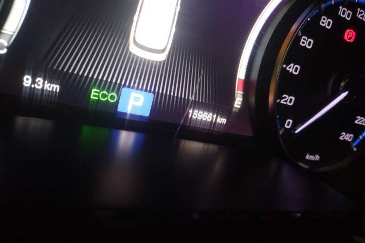 Used GAC Trumpchi GS8 2017 320T Two-Wheel Drive Luxury Smart Connectivity Version (7 Seats) Odometer Close Up