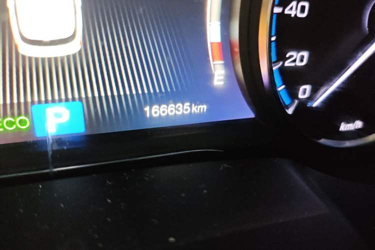Used GAC Trumpchi GS8 2017 320T Two-Wheel Drive Luxury Smart Connectivity Version (7 Seats) Odometer Close Up