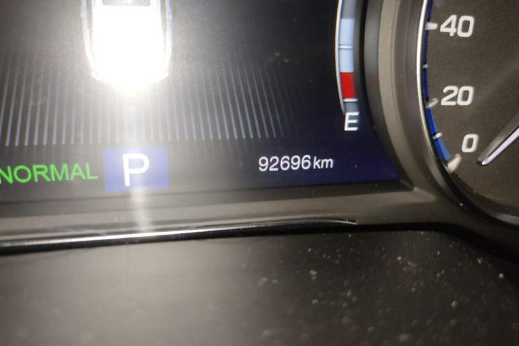 Used GAC Trumpchi GS8 2017 320T Two-Wheel Drive Luxury Smart Connectivity Version (7 Seats) Odometer Close Up