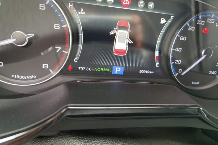 Used GAC Trumpchi GS8 2017 320T Two-Wheel Drive Luxury Smart Connectivity Version (7 Seats) Odometer Close Up
