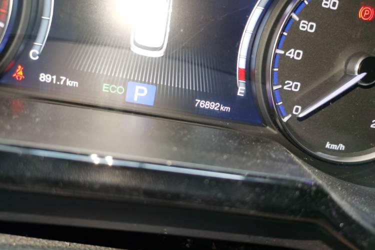 Used GAC Trumpchi GS8 2017 320T Two-Wheel Drive Luxury Edition (7 Seats) Odometer Close Up