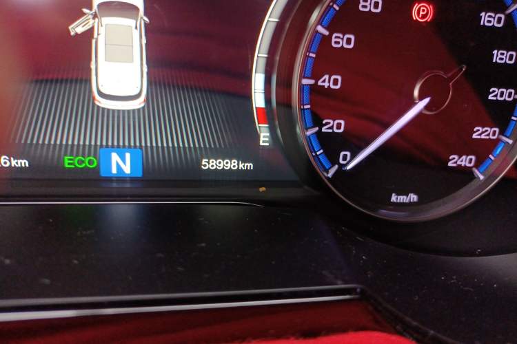 Used GAC Trumpchi GS8 2017 320T Two-Wheel Drive Luxury Smart Connectivity Version (7 Seats) Odometer Close Up