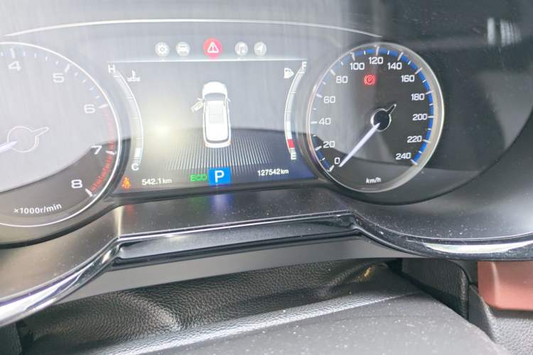 Used GAC Trumpchi GS8 2017 320T Two-Wheel Drive Luxury Edition (7 Seats) Odometer Close Up