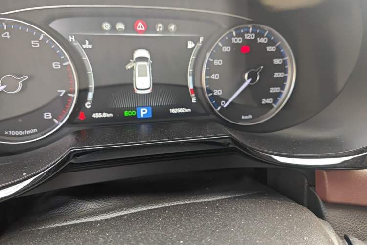 Used GAC Trumpchi GS8 2017 320T Two-Wheel Drive Luxury Smart Connectivity Version (7 Seats) Odometer Close Up