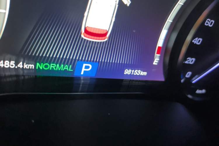 Used GAC Trumpchi GS8 2017 320T Two-Wheel Drive Luxury Smart Connectivity Version (7 Seats) Odometer Close Up