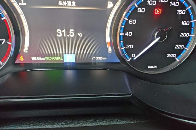 Used GAC Trumpchi GS8 2017 320T Two-Wheel Drive Luxury Smart Connectivity Version (7 Seats) Odometer Close Up
