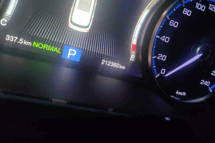 Used GAC Trumpchi GS8 2017 320T Two-Wheel Drive Luxury Smart Connectivity Version (7 Seats) Odometer Close Up
