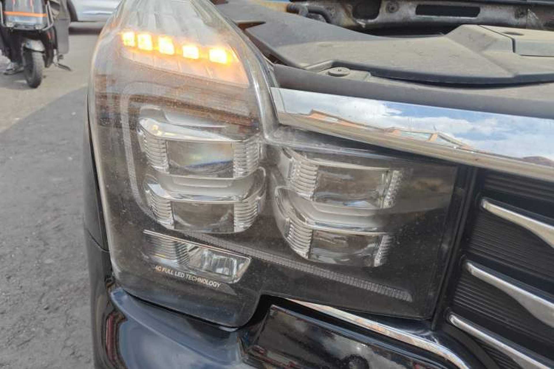 Used GAC Trumpchi GS8 2017 320T Four-Wheel Drive Luxury Smart Connectivity Version (7 Seats) Right Front Headlight