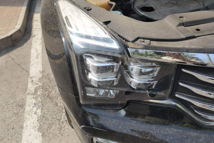 Used GAC Trumpchi GS8 2017 320T Two-Wheel Drive Luxury Smart Connectivity Version (7 Seats) Right Front Headlight