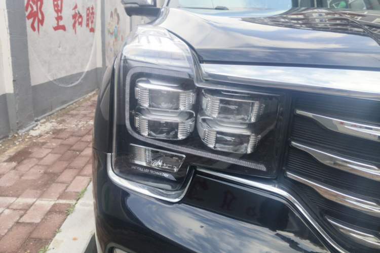 Used GAC Trumpchi GS8 2017 320T Two-Wheel Drive Luxury Smart Connectivity Version (7 Seats) Right Front Headlight