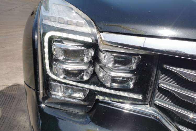Used GAC Trumpchi GS8 2017 320T Two-Wheel Drive Luxury Smart Connectivity Version (7 Seats) Right Front Headlight