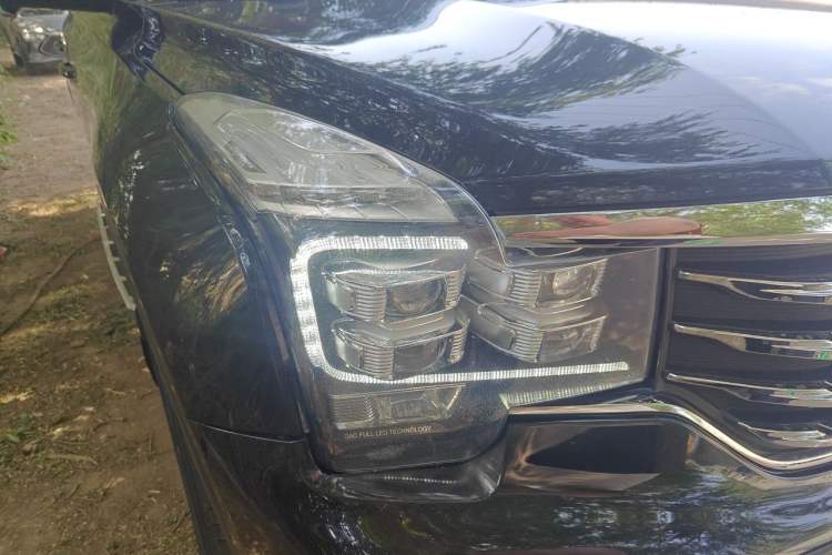 Used GAC Trumpchi GS8 2017 320T Two-Wheel Drive Luxury Smart Connectivity Version (7 Seats) Right Front Headlight