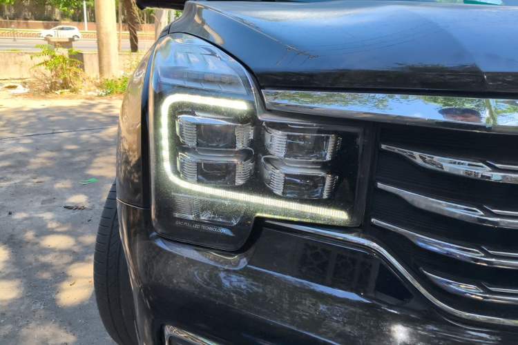 Used GAC Trumpchi GS8 2017 320T Two-Wheel Drive Luxury Smart Connectivity Version (7 Seats) Right Front Headlight