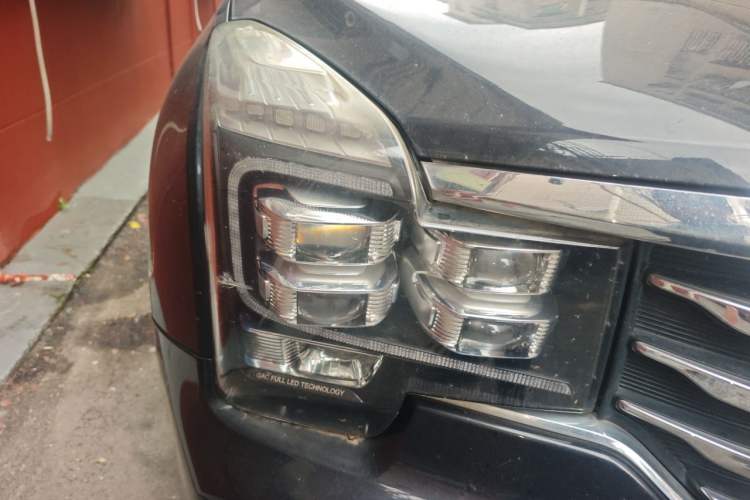 Used GAC Trumpchi GS8 2017 320T Two-Wheel Drive Luxury Smart Connectivity Version (7 Seats) Right Front Headlight