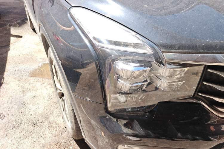 Used GAC Trumpchi GS8 2017 320T Four-Wheel Drive Luxury Smart Connectivity Version (7 Seats) Right Front Headlight
