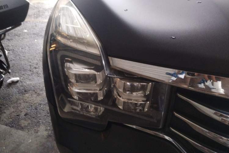 Used GAC Trumpchi GS8 2017 320T Two-Wheel Drive Luxury Smart Connectivity Version (7 Seats) Right Front Headlight