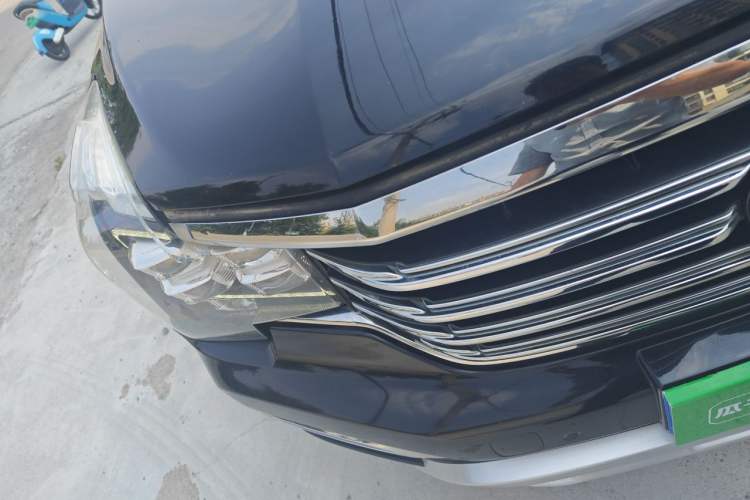 Used GAC Trumpchi GS8 2017 320T Two-Wheel Drive Luxury Smart Connectivity Version (7 Seats) Right Front Headlight