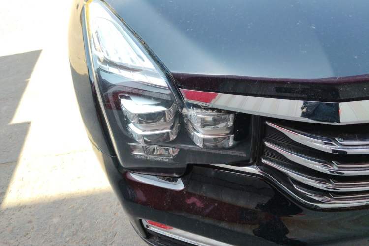 Used GAC Trumpchi GS8 2017 320T Two-Wheel Drive Luxury Smart Connectivity Version (7 Seats) Right Front Headlight