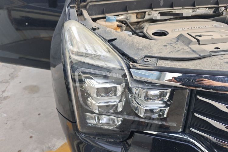 Used GAC Trumpchi GS8 2017 320T Two-Wheel Drive Luxury Smart Connectivity Version (7 Seats) Right Front Headlight