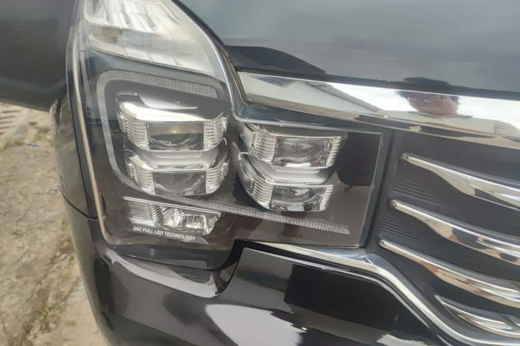 Used GAC Trumpchi GS8 2017 320T Two-Wheel Drive Luxury Smart Connectivity Version (7 Seats) Right Front Headlight