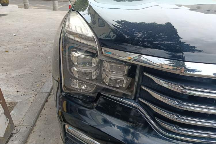 Used GAC Trumpchi GS8 2017 320T Two-Wheel Drive Luxury Smart Connectivity Version (7 Seats) Right Front Headlight