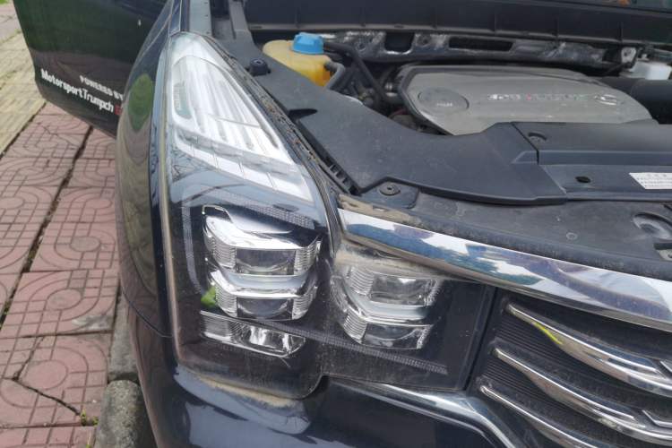 Used GAC Trumpchi GS8 2017 320T Two-Wheel Drive Luxury Smart Connectivity Version (7 Seats) Right Front Headlight