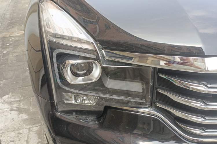 Used GAC Trumpchi GS8 2017 320T Two-Wheel Drive Luxury Edition (7 Seats) Right Front Headlight