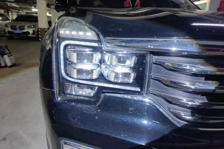 Used GAC Trumpchi GS8 2017 320T Two-Wheel Drive Luxury Smart Connectivity Version (7 Seats) Right Front Headlight