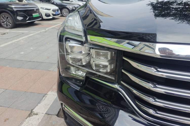Used GAC Trumpchi GS8 2017 320T Two-Wheel Drive Luxury Smart Connectivity Version (7 Seats) Right Front Headlight