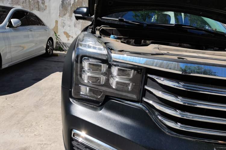 Used GAC Trumpchi GS8 2017 320T Two-Wheel Drive Luxury Smart Connectivity Version (7 Seats) Right Front Headlight