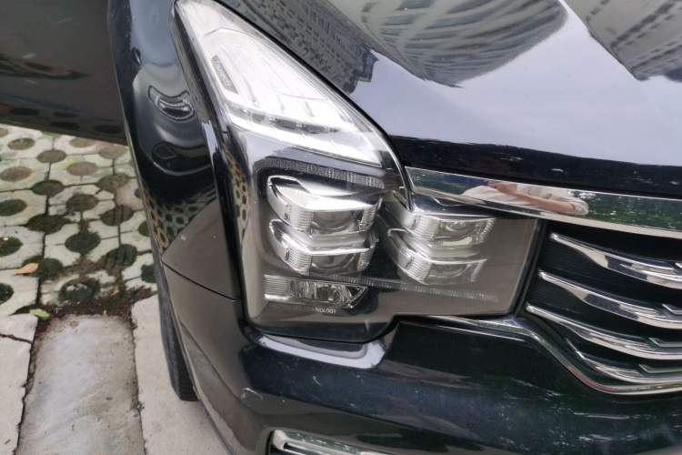 Used GAC Trumpchi GS8 2017 320T Two-Wheel Drive Luxury Smart Connectivity Version (7 Seats) Right Front Headlight