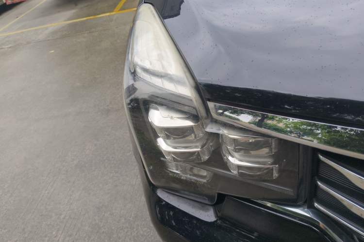 Used GAC Trumpchi GS8 2017 320T Two-Wheel Drive Luxury Smart Connectivity Version (7 Seats) Right Front Headlight