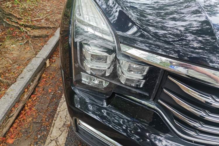 Used GAC Trumpchi GS8 2017 320T Two-Wheel Drive Luxury Smart Connectivity Version (7 Seats) Right Front Headlight