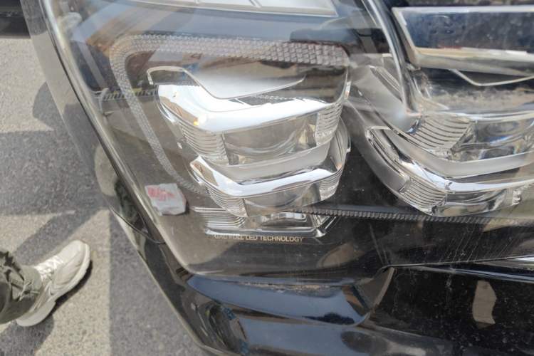 Used GAC Trumpchi GS8 2017 320T Two-Wheel Drive Luxury Smart Connectivity Version (7 Seats) Right Front Headlight
