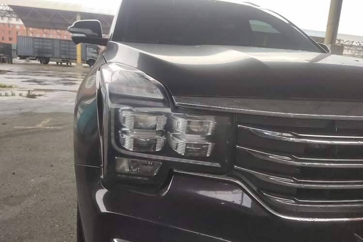 Used GAC Trumpchi GS8 2017 320T Four-Wheel Drive Luxury Smart Connectivity Version (7 Seats) Right Front Headlight