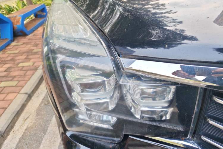 Used GAC Trumpchi GS8 2017 320T Four-Wheel Drive Luxury Smart Connectivity Version (7 Seats) Right Front Headlight