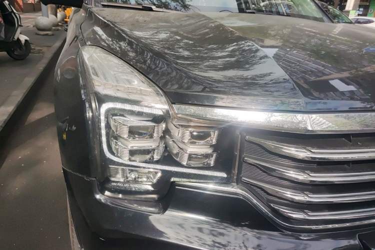 Used GAC Trumpchi GS8 2017 320T Two-Wheel Drive Luxury Smart Connectivity Version (7 Seats) Right Front Headlight