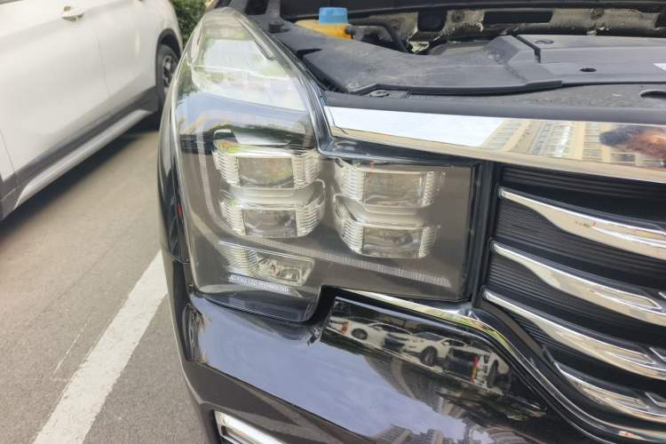 Used GAC Trumpchi GS8 2017 320T Two-Wheel Drive Luxury Smart Connectivity Version (7 Seats) Right Front Headlight