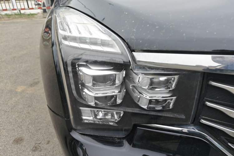 Used GAC Trumpchi GS8 2017 320T Four-Wheel Drive Luxury Smart Connectivity Version (7 Seats) Right Front Headlight