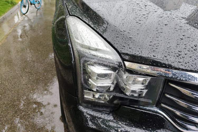 Used GAC Trumpchi GS8 2017 320T Two-Wheel Drive Luxury Smart Connectivity Version (7 Seats) Right Front Headlight